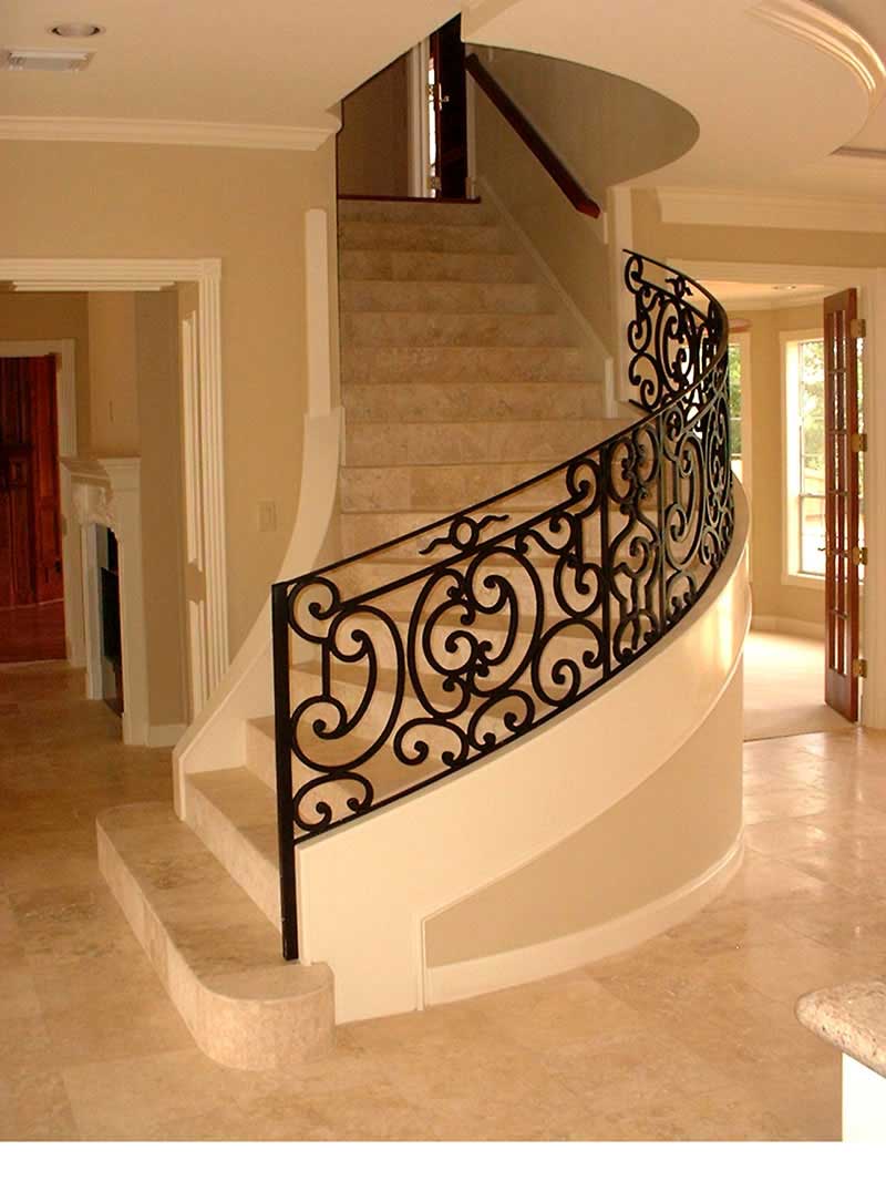 Entry Hall: Staircase