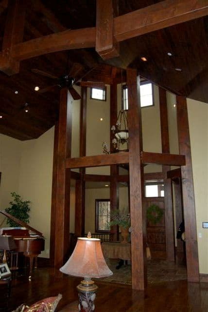 Entry Hall: Foyer