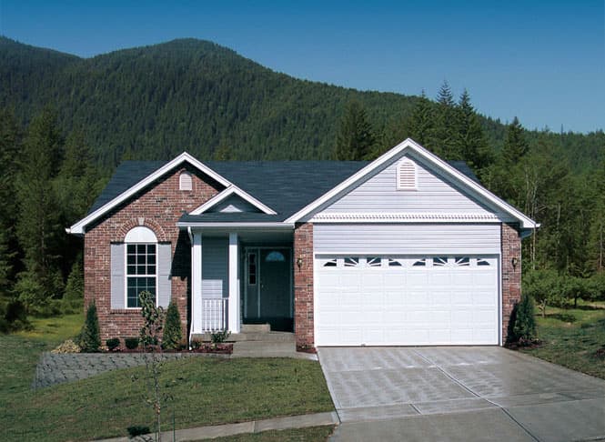 3-Bedroom, 1268 Sq Ft Ranch House Plan - 138-1090 - Front Exterior