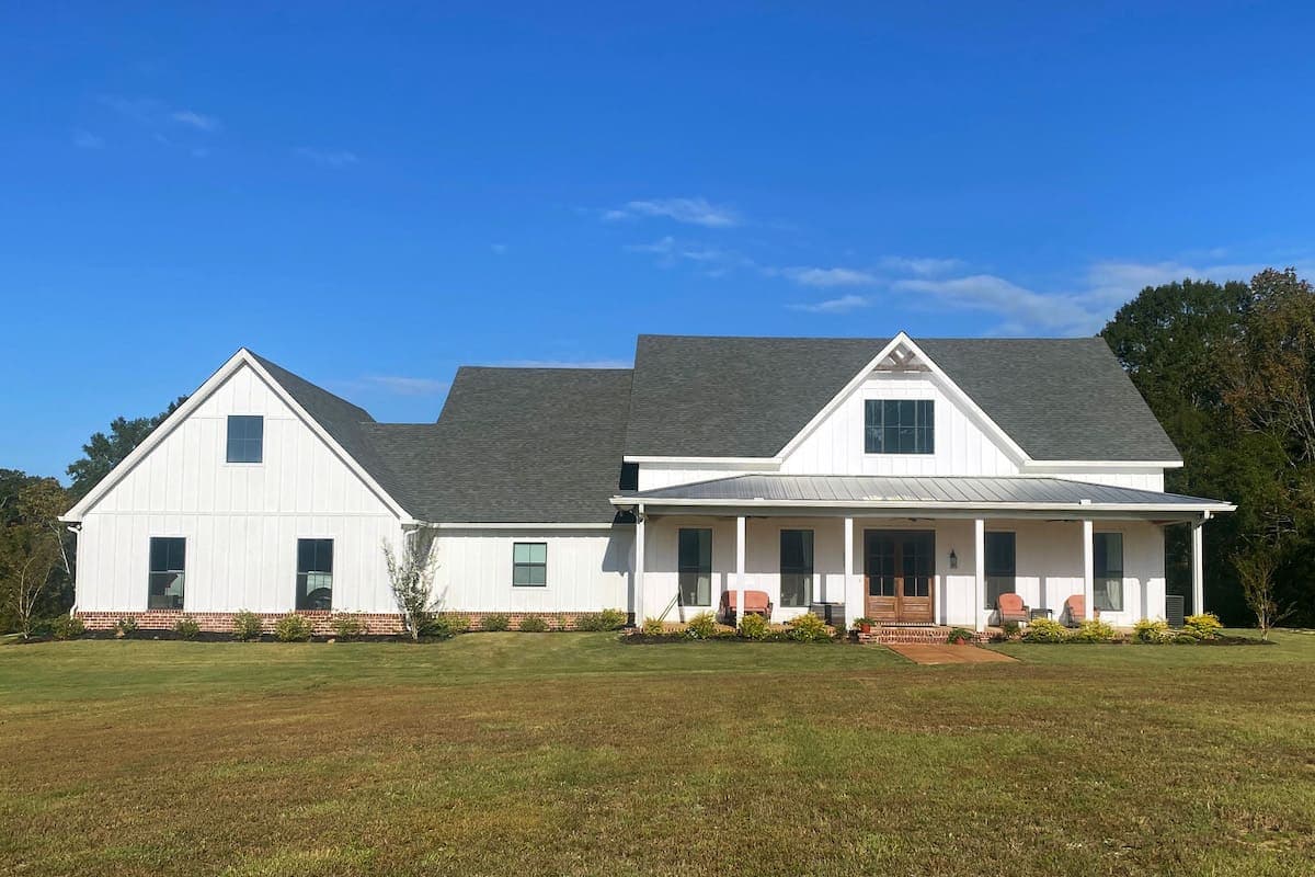 3-Bedroom, 3013 Sq Ft Farmhouse Home - Plan #140-1107 - Main Exterior