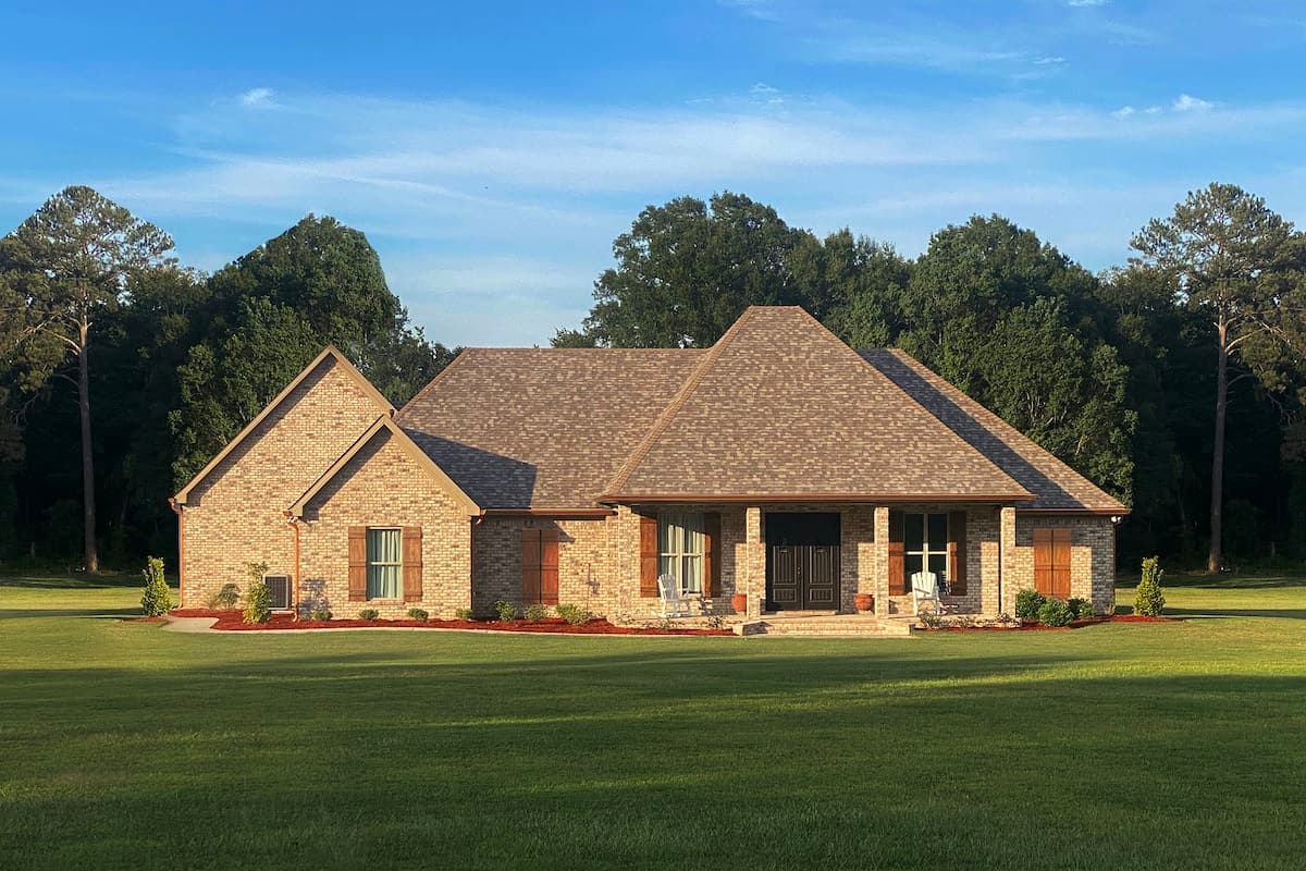 3-Bedroom, 2587 Sq Ft French House Plan - 140-1108 - Front Exterior