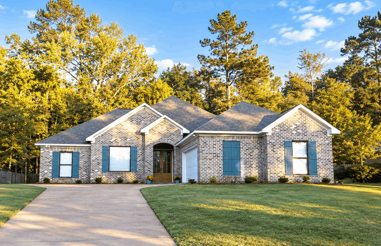 Front elevation of Traditional home (ThePlanCollection: House Plan #140-1156)
