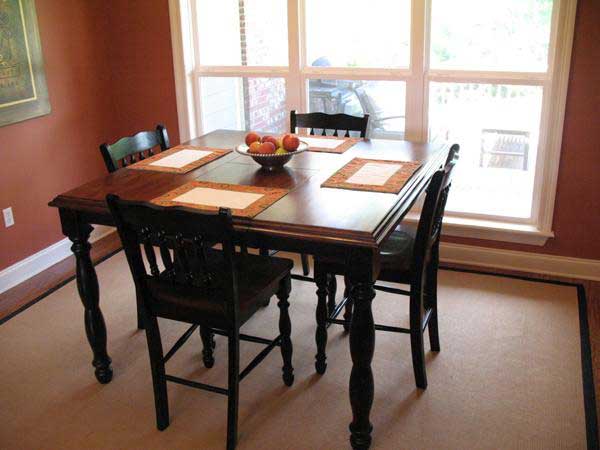 Kitchen: Breakfast Nook
