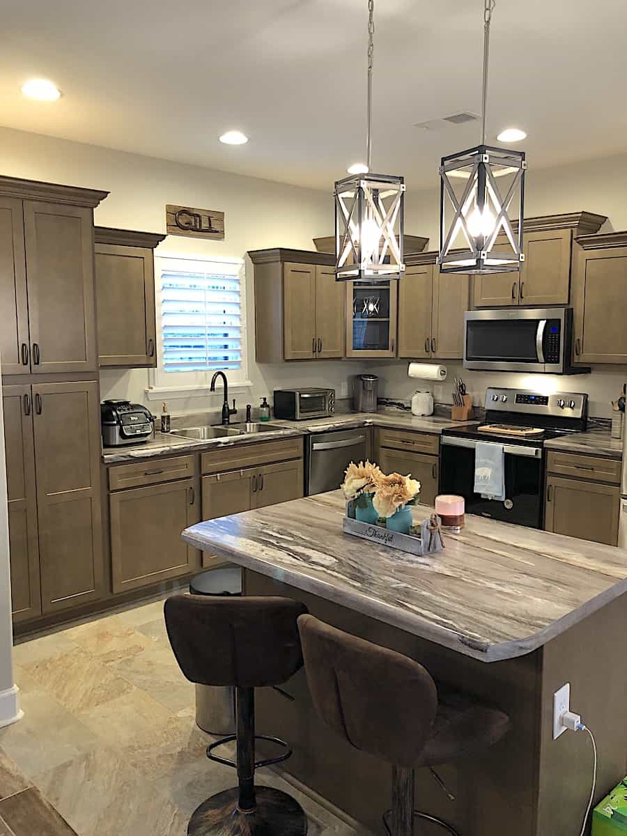 Kitchen: Kitchen Island