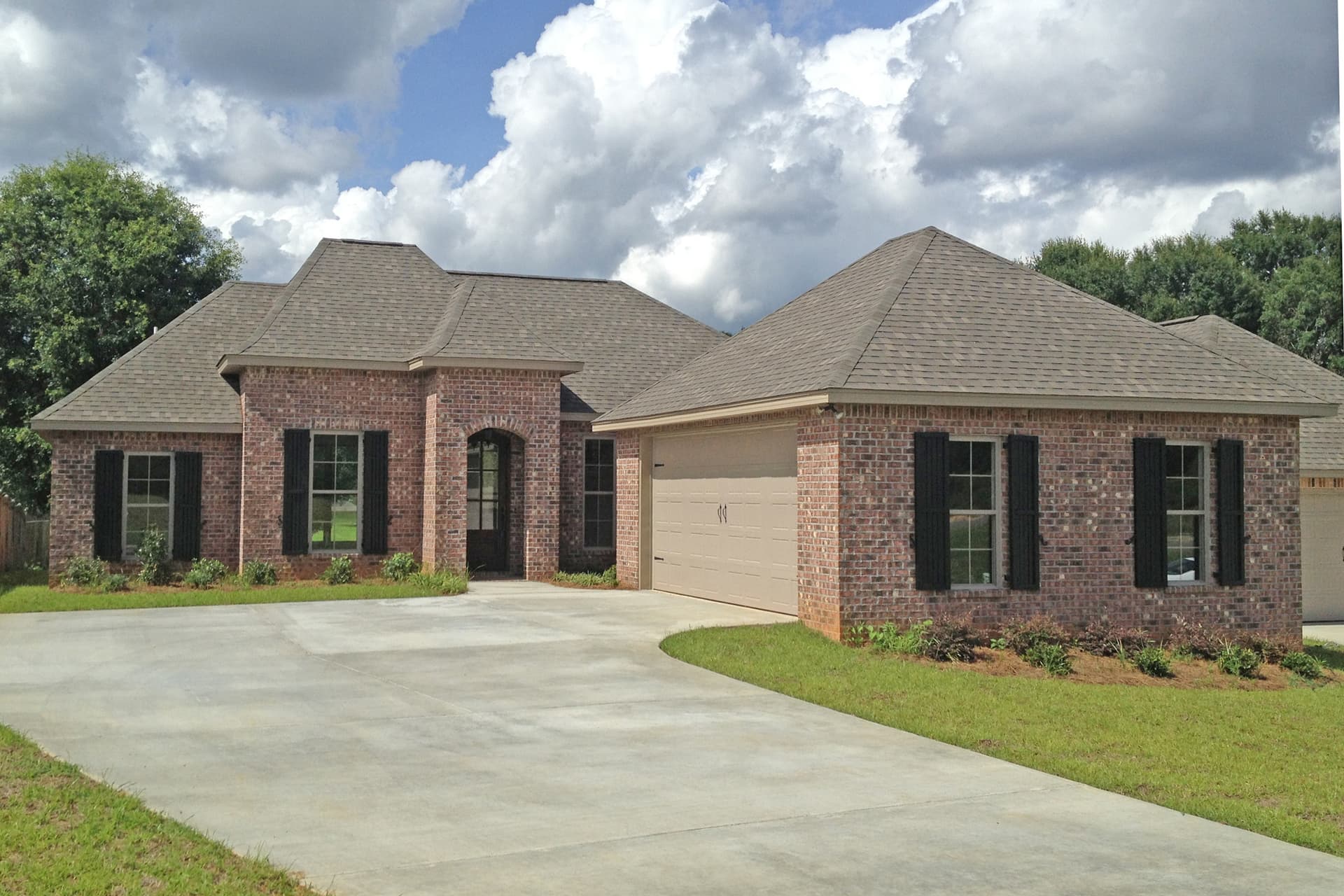 3-Bedroom, 1694 Sq Ft European House Plan - 142-1068 - Front Exterior