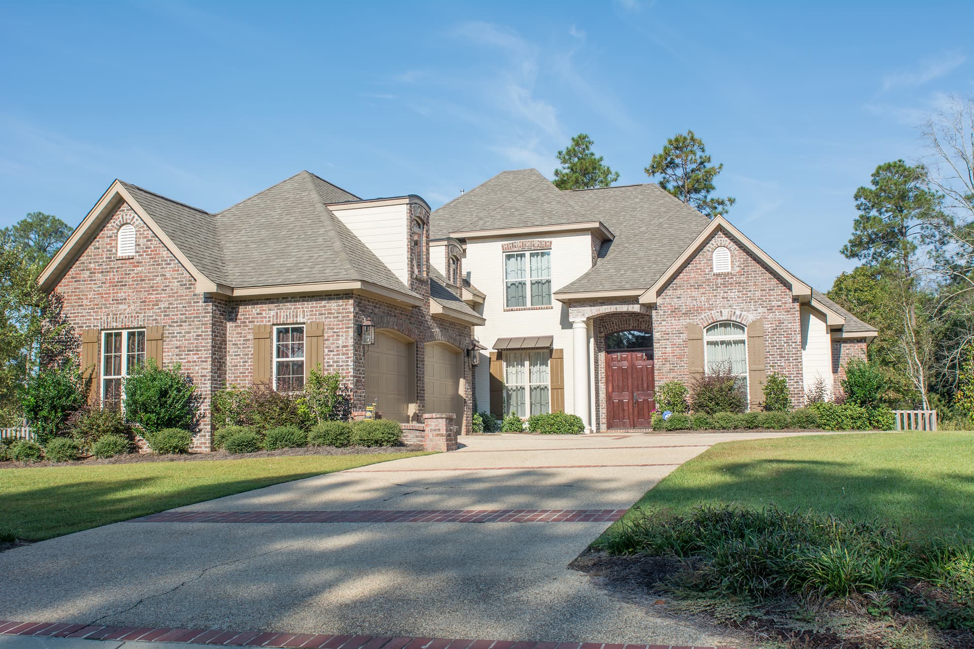 5-Bedroom, 3891 Sq Ft European House - Plan #142-1134 - Front Exterior