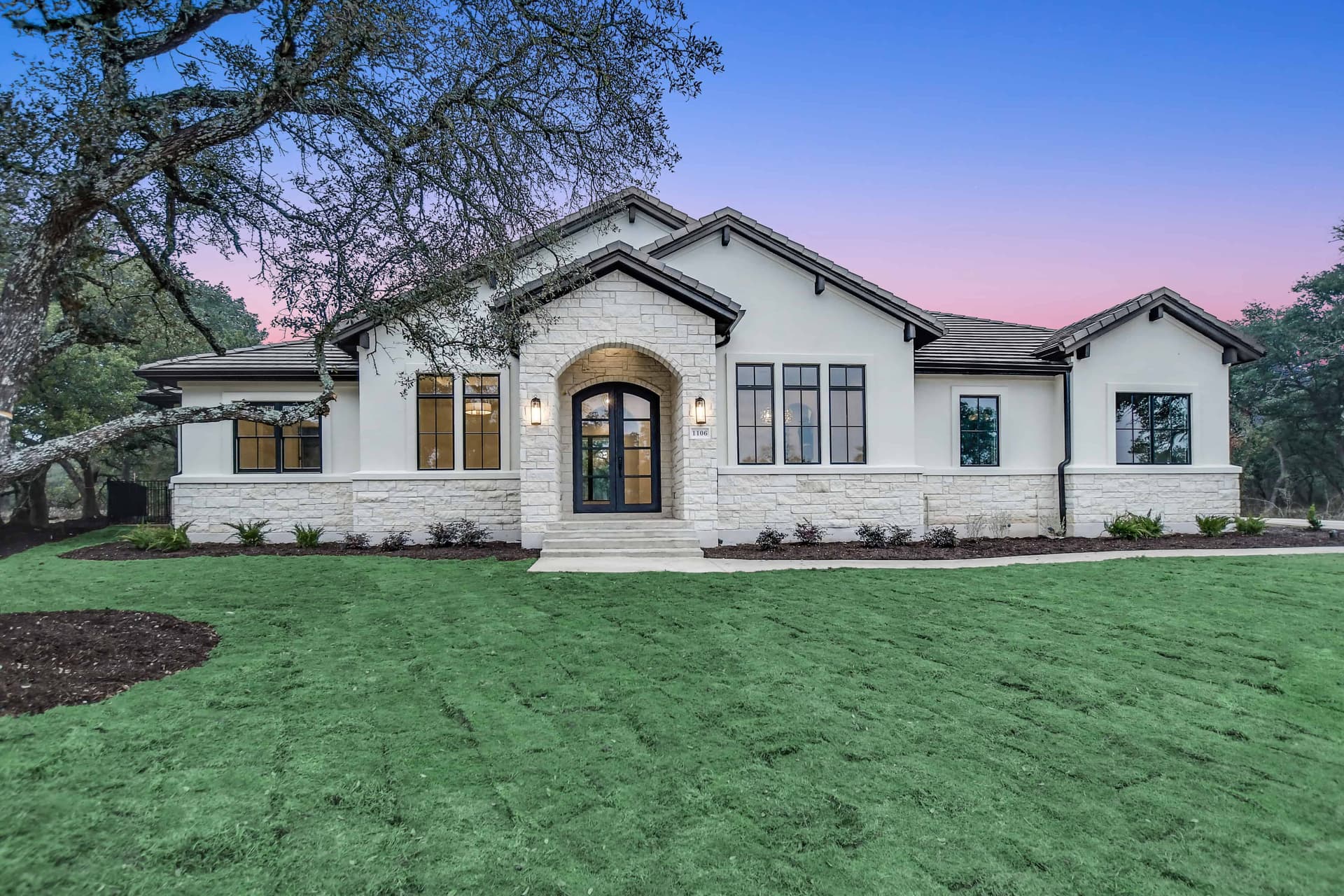 3-Bedroom, 3078 Sq Ft Modern Farmhouse House Plan - 142-1275 - Front Exterior