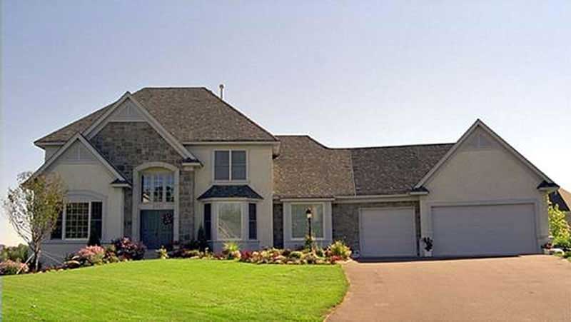 3-Bedroom, 4591 Sq Ft European House Plan - 146-1135 - Front Exterior
