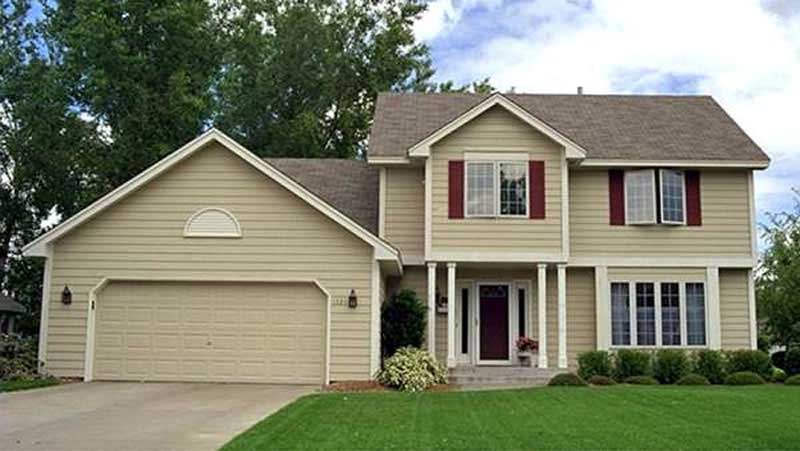 3-Bedroom, 1772 Sq Ft Colonial House Plan - 146-2855 - Front Exterior