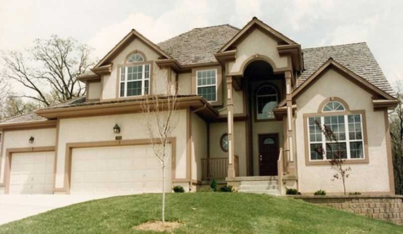 3-Bedroom, 2217 Sq Ft Traditional Home Plan - 147-1095 - Main Exterior