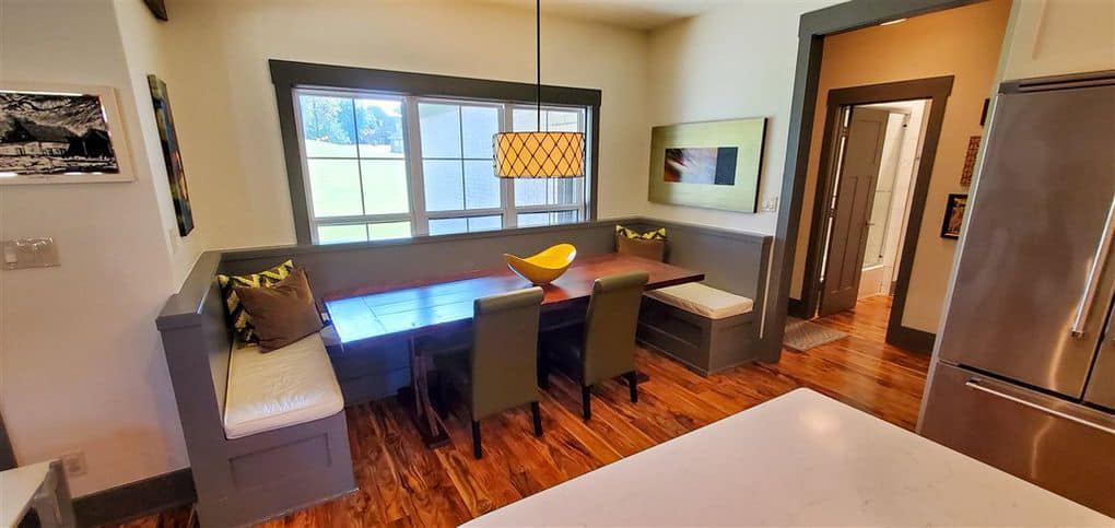 Kitchen: Breakfast Nook