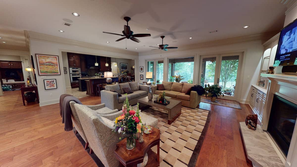 Great Room: Windows