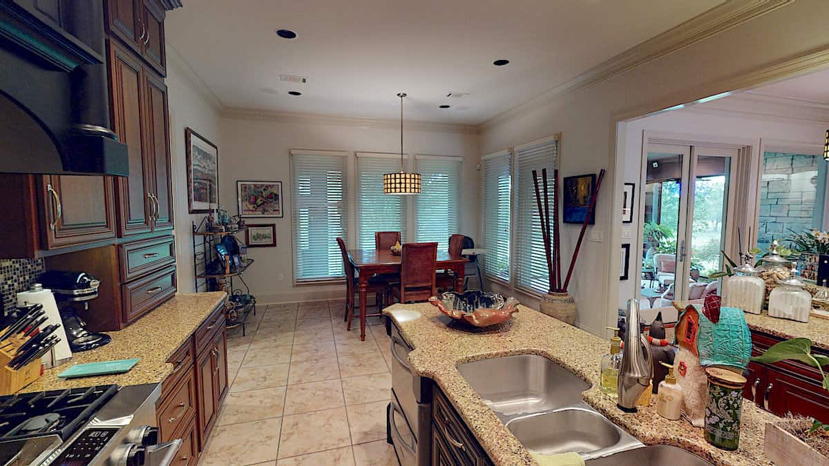 Kitchen: Breakfast Nook