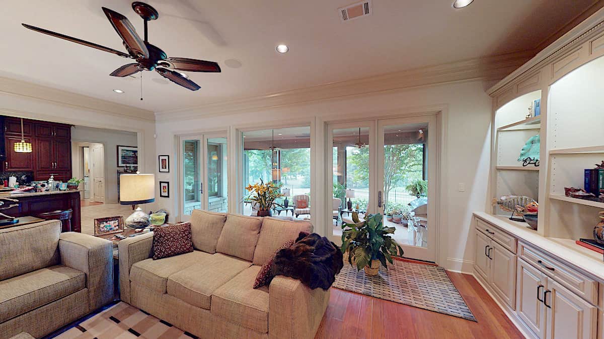 Great Room: Windows