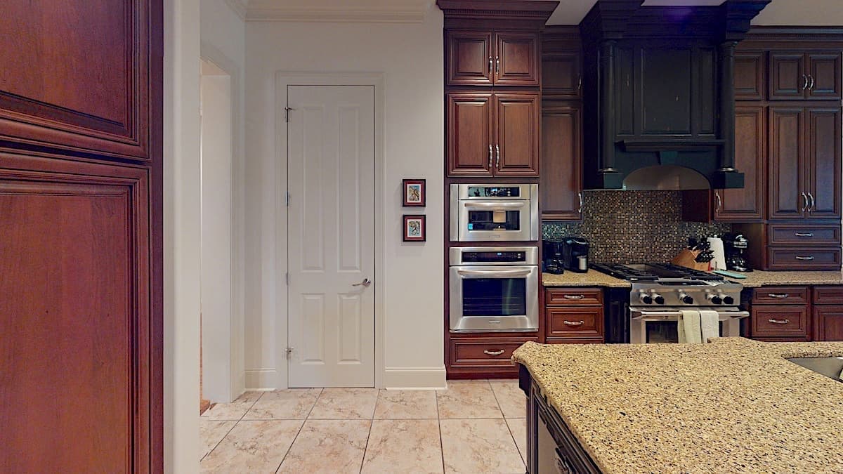 Kitchen: Pantry