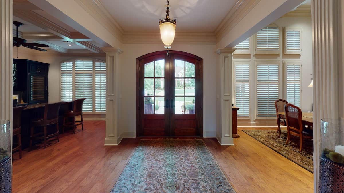 Entry Hall: Foyer