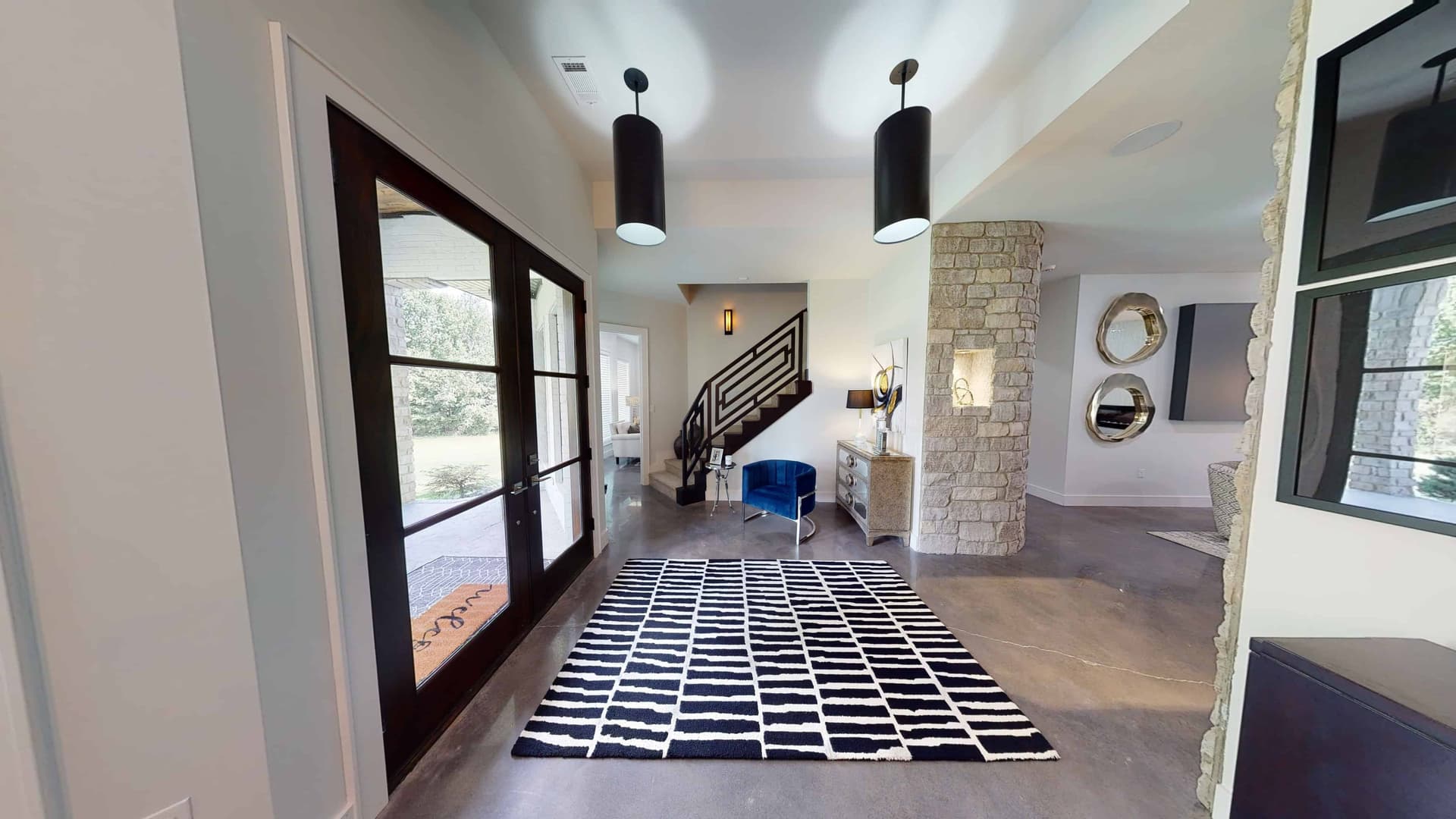 Entry Hall: Foyer