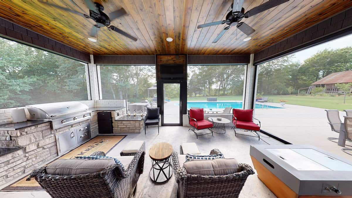 Outdoor Kitchen