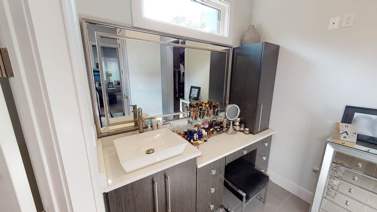 Master Bathroom: Sink/Vanity