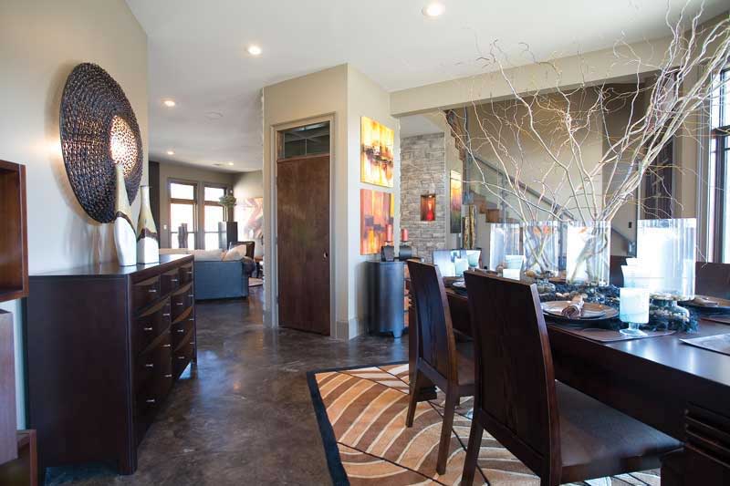 Dining & Foyer