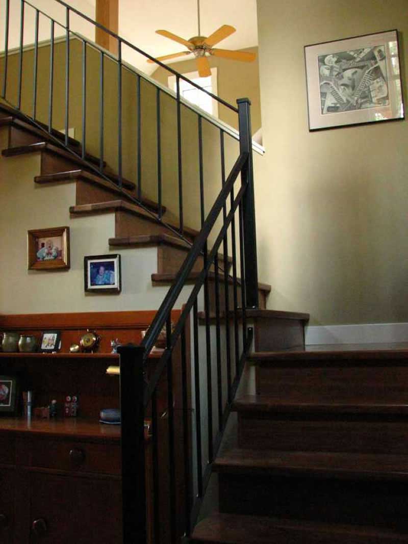 Entry Hall: Staircase