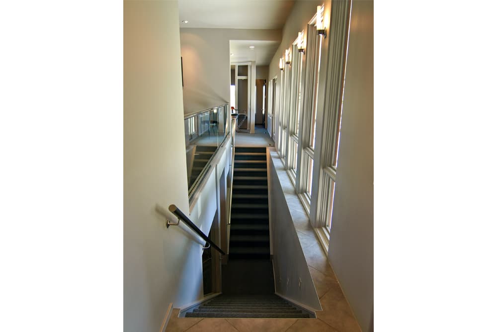 Entry Hall: Staircase