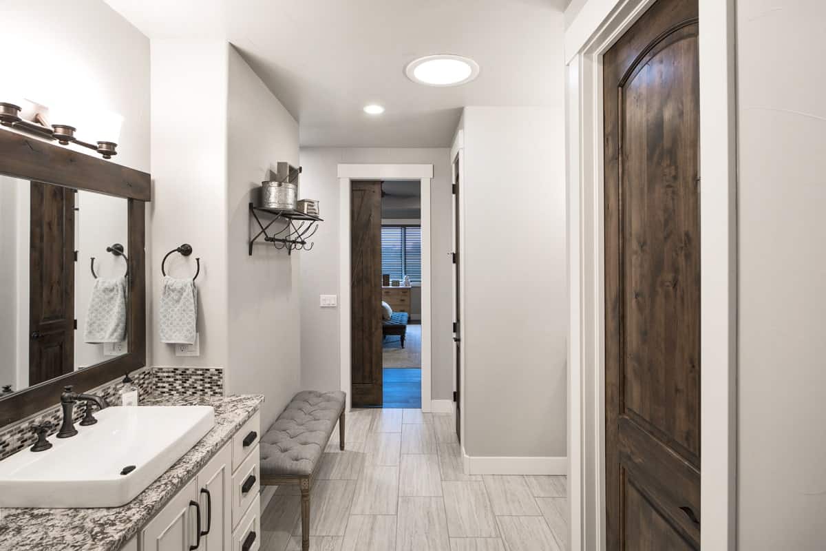 Master Bathroom: Sink/Vanity