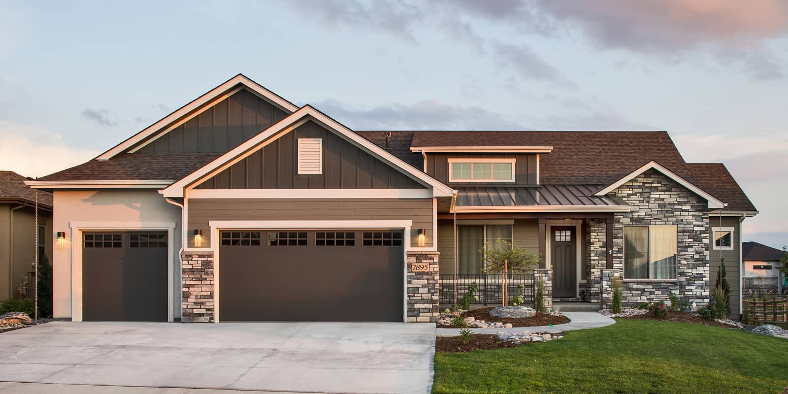 3-Bedroom, 2650 Sq Ft Craftsman House - Plan #161-1119 - Front Exterior