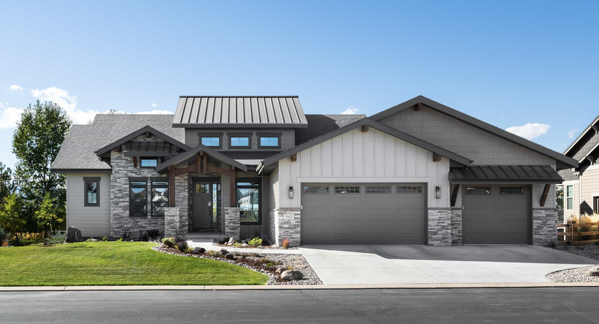 Contemporary Home Plan - 2-4 Bedrms, 2.5-4.5 Baths - 2314-3830 Sq Ft - #161-1233