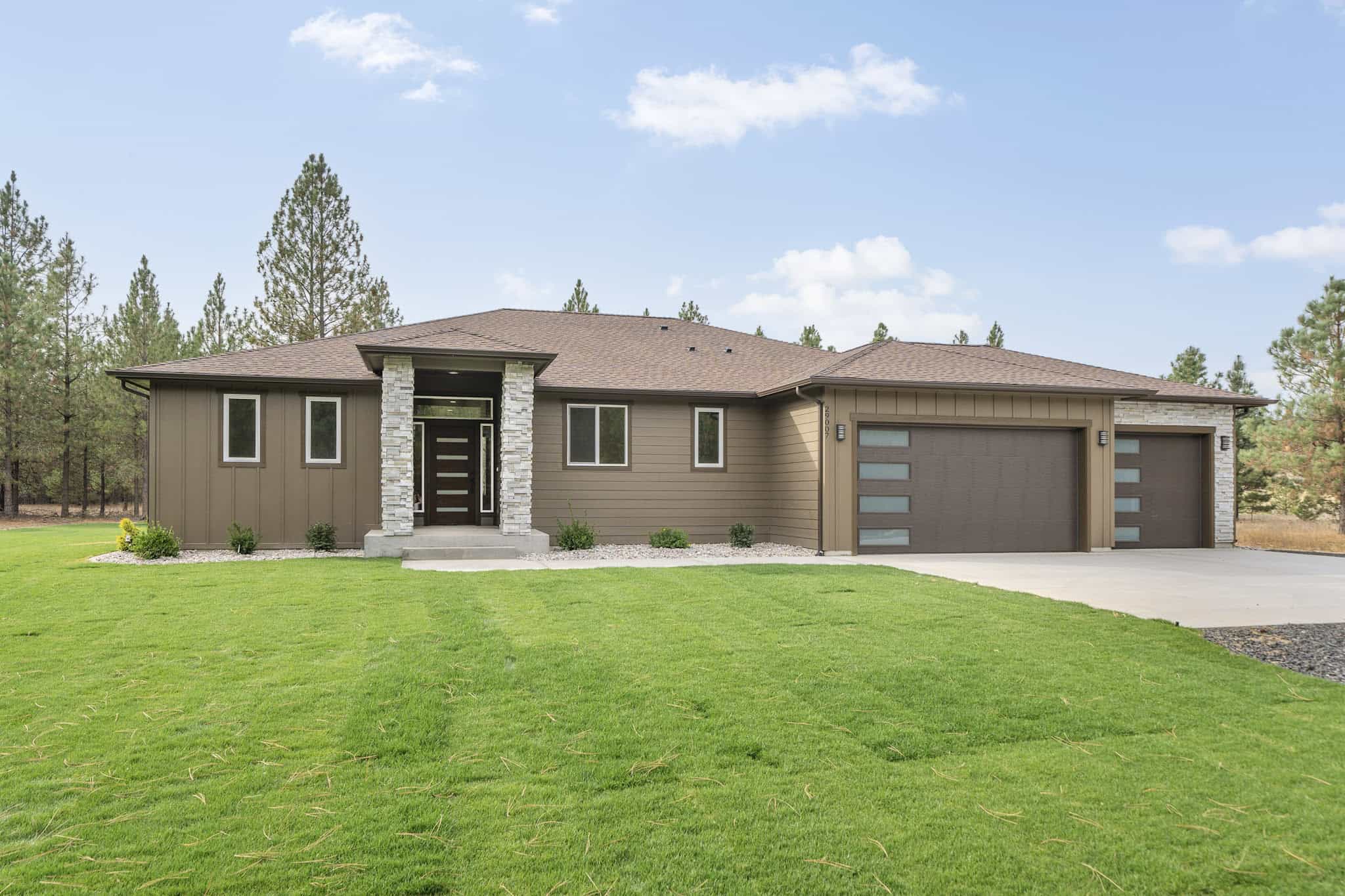 Contemporary Home Plan - 4 Bedrms, 2.5 Baths - 2192 Sq Ft - #162-1109