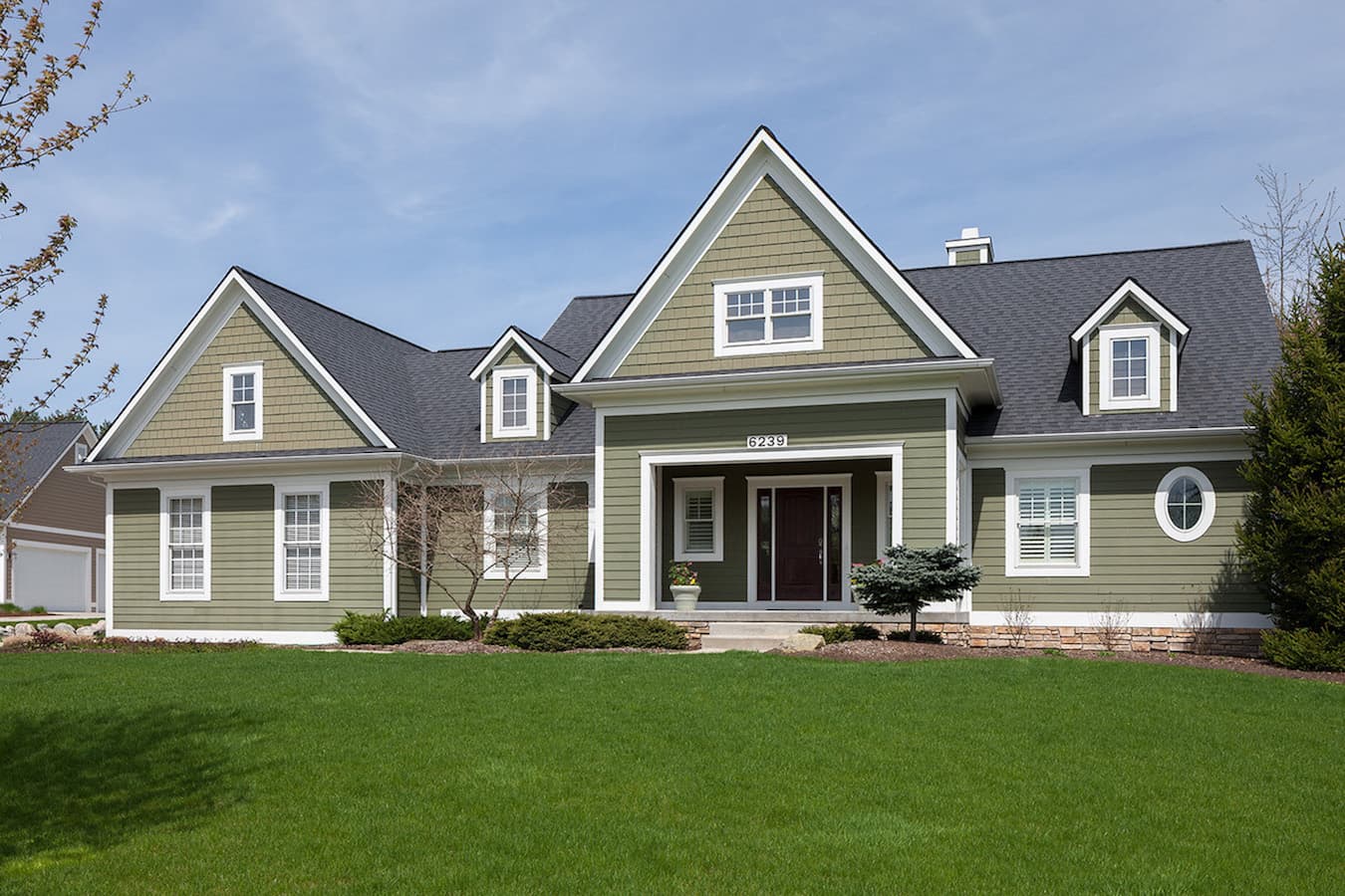 3-Bedroom, 3395 Sq Ft Traditional House Plan - 168-1133 - Front Exterior