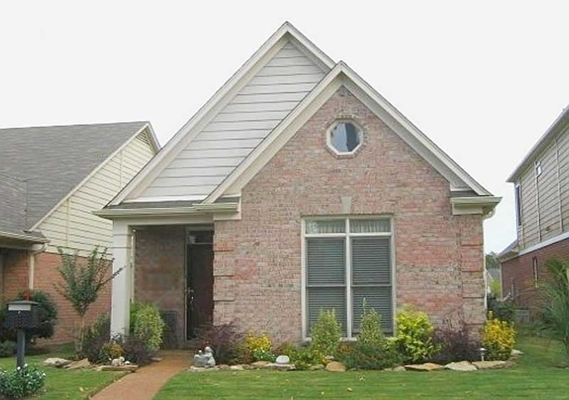 3-Bedroom, 1610 Sq Ft Southern House Plan - 170-1226 - Front Exterior