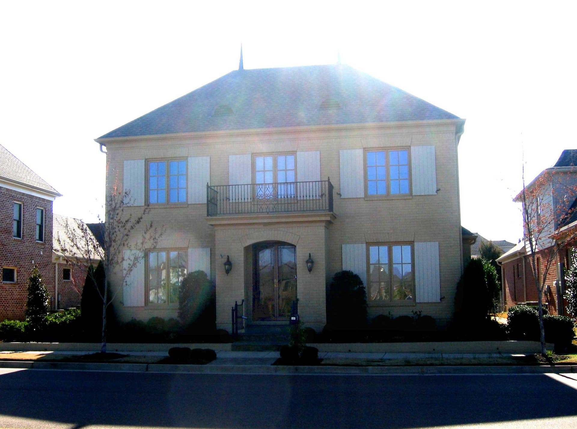 3-Bedroom, 3259 Sq Ft Traditional House Plan - 170-1384 - Front Exterior