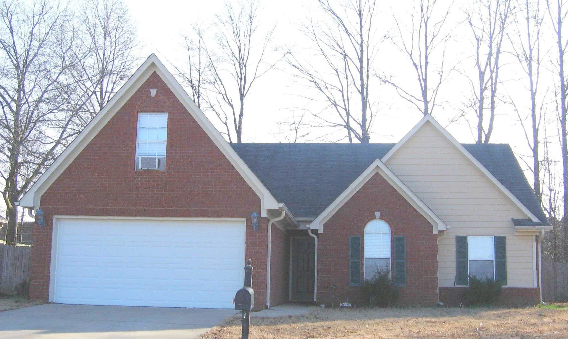 3-Bedroom, 1642 Sq Ft Cape Cod House Plan - 170-1528 - Front Exterior