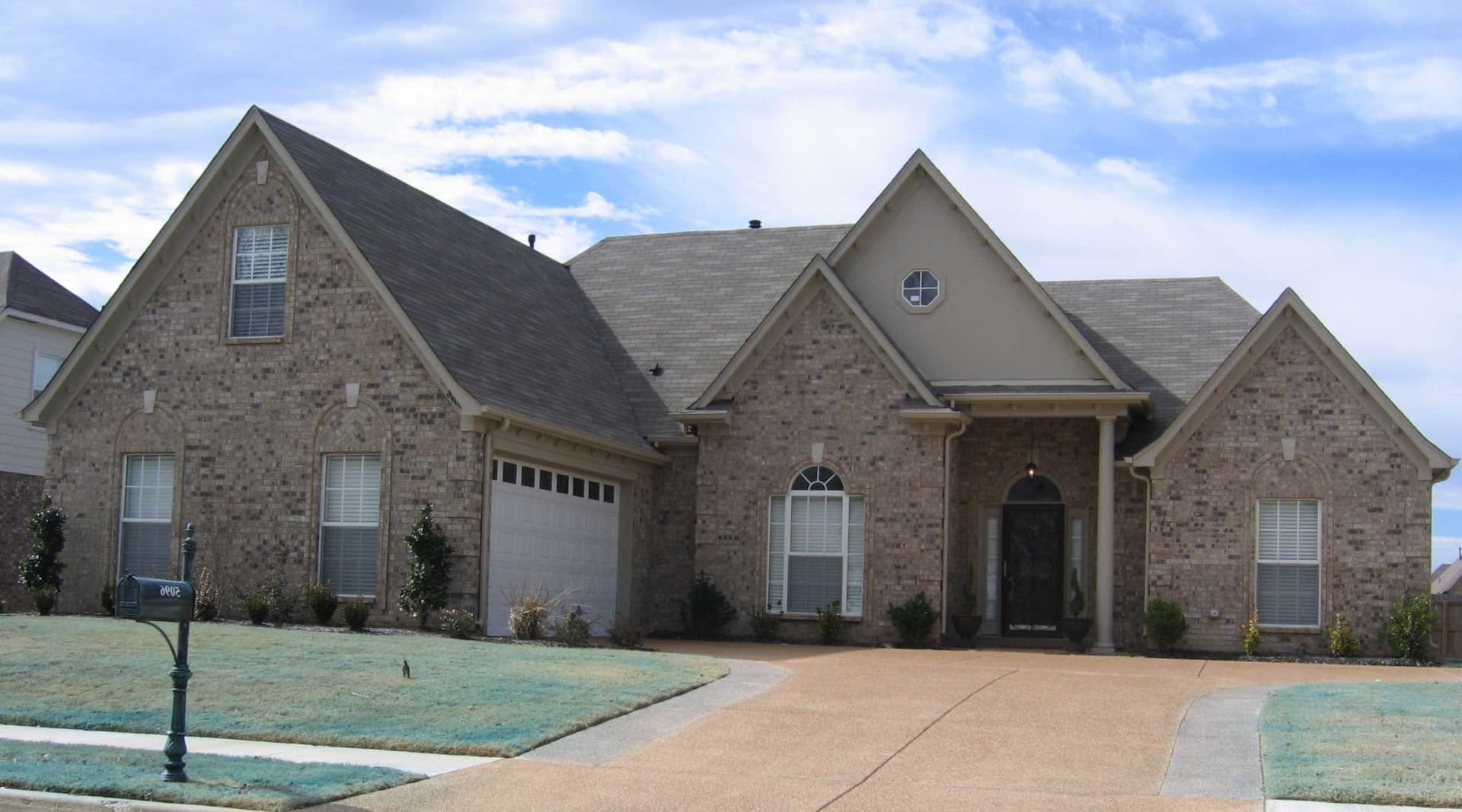 3-Bedroom, 2132 Sq Ft Ranch House Plan - 170-1770 - Front Exterior