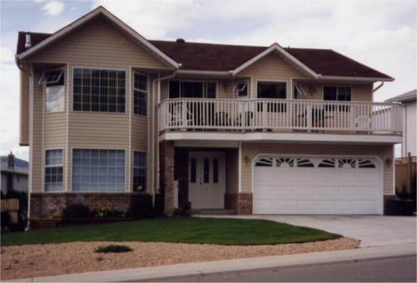 4-Bedroom, 2391 Sq Ft Country House Plan - 177-1009 - Front Exterior