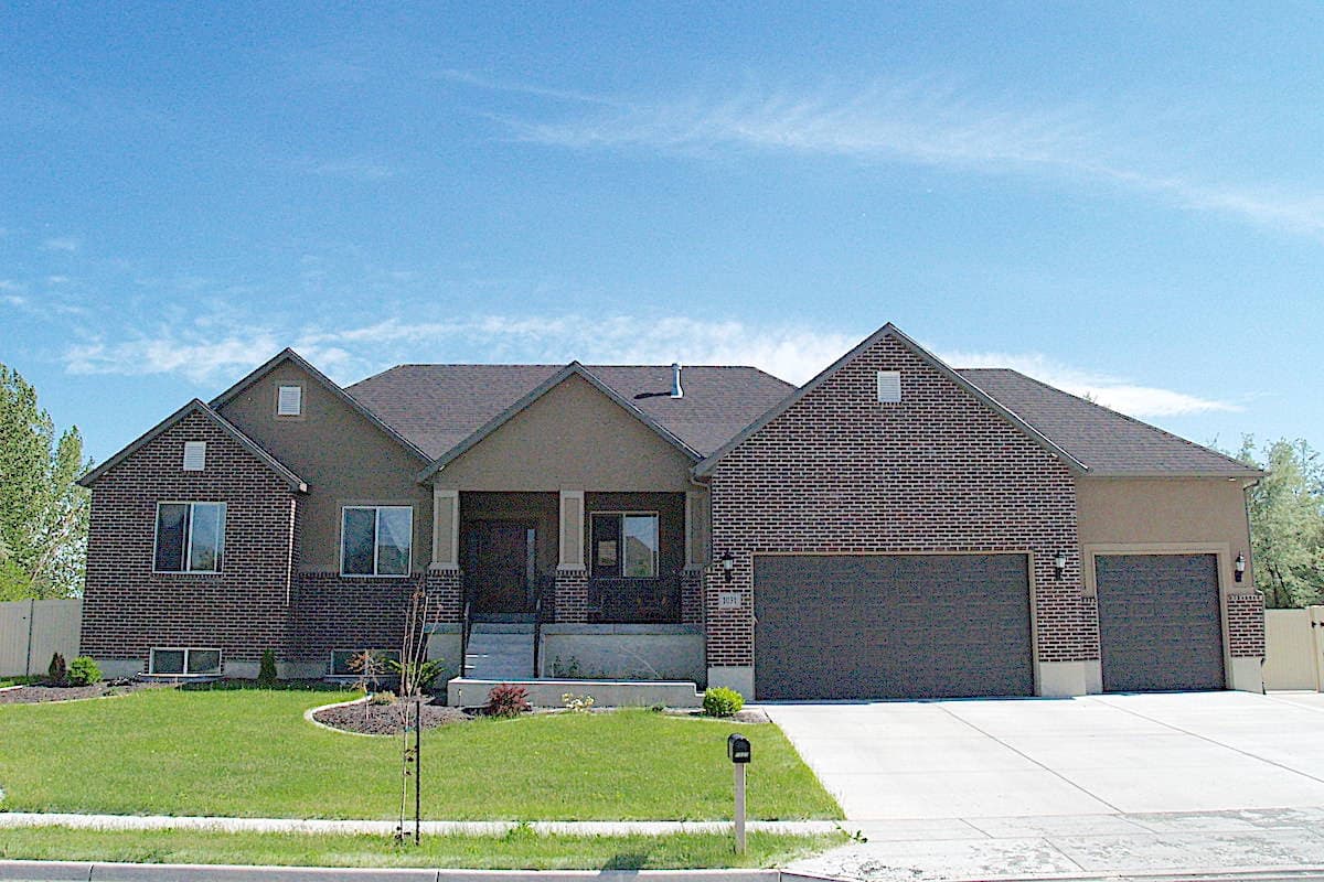 3–6-Bedroom, 2085–4334 Sq Ft Traditional Home - Plan #187-1072 - Main Exterior