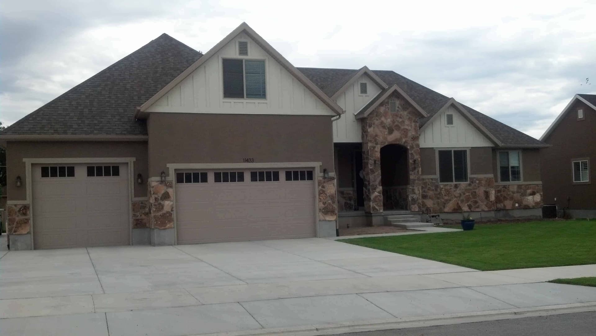 3–7-Bedroom, 1992-4497 Sq Ft Traditional House - Plan #187-1124 - Front Exterior