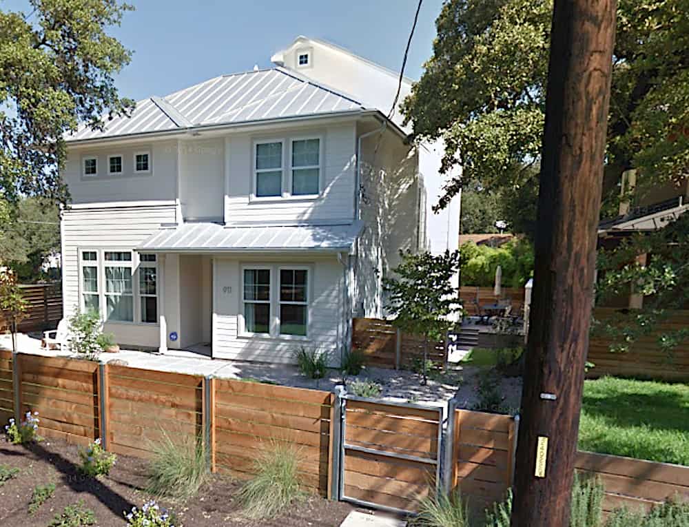 3-Bedroom, 2467 Sq Ft Farmhouse House Plan - 195-1251 - Front Exterior