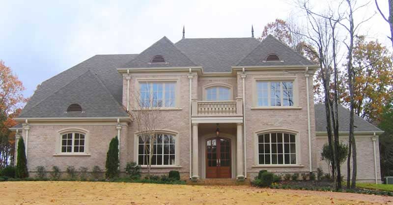 Front view of Southern home (ThePlanCollection: House Plan #170-1022)
