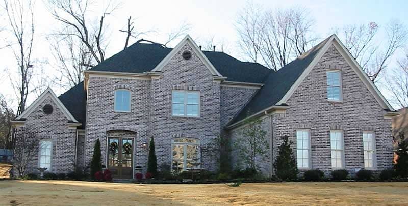 Front view of Southern home (ThePlanCollection: House Plan #170-1127)