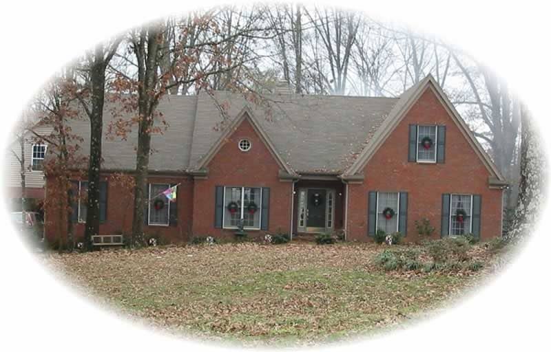 Front view of Traditional home (ThePlanCollection: House Plan #170-1971)